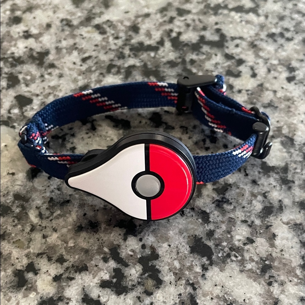 Nintendo Red and White Wearable Clip